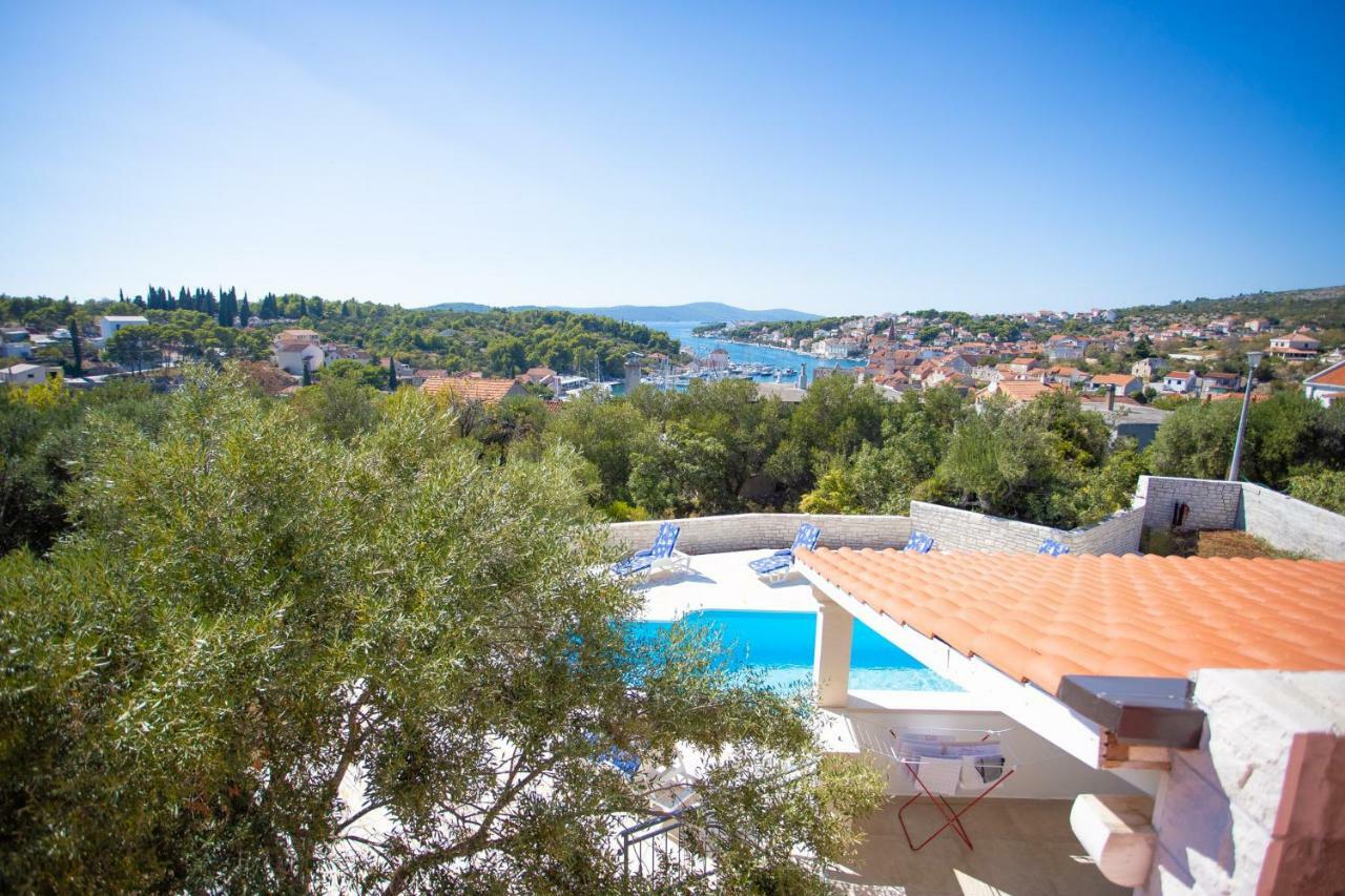 Villa Decima Milna  Exterior photo